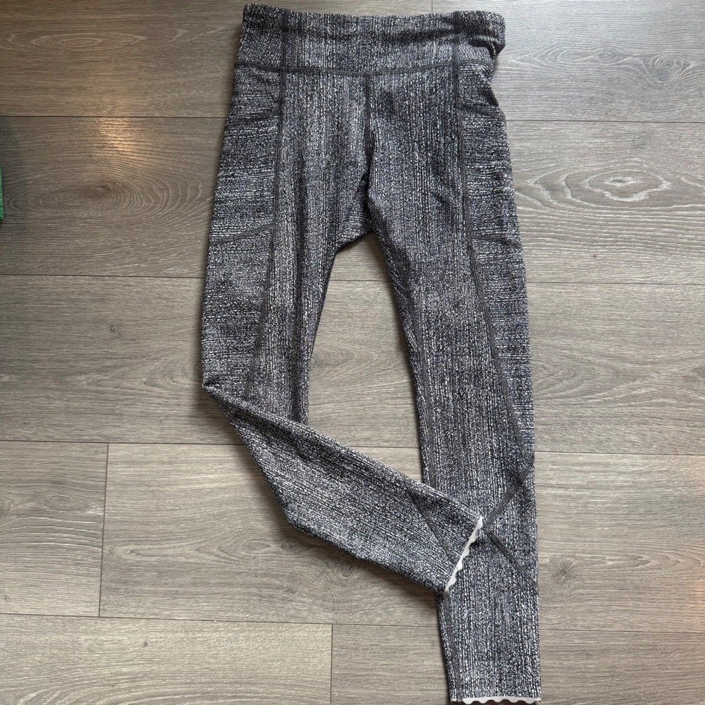 Lululemon Tight‎ Stuff Tight II Black White Static Wave Reflective Leggings 4